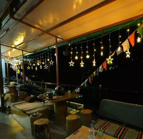 ユースホステル Vibestay   Kasar Devi Homestay
