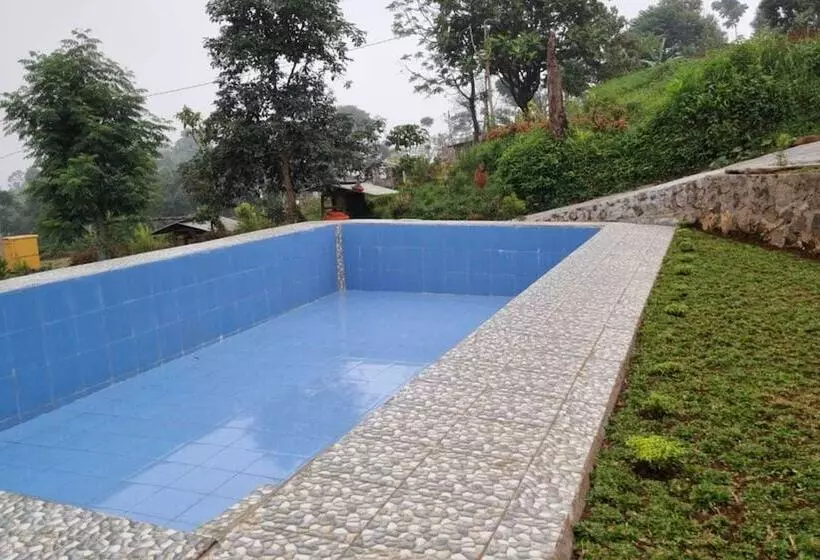 Hotelli Express O 91843 Bbs Villa Ciater