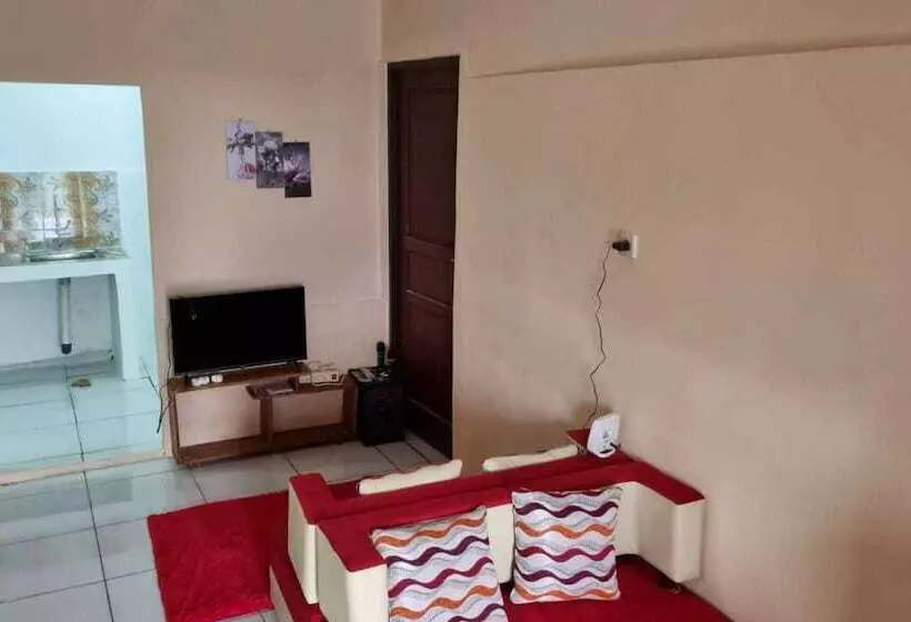 Hotelli Express O 91843 Bbs Villa Ciater