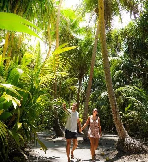 هتل Manta Reserve