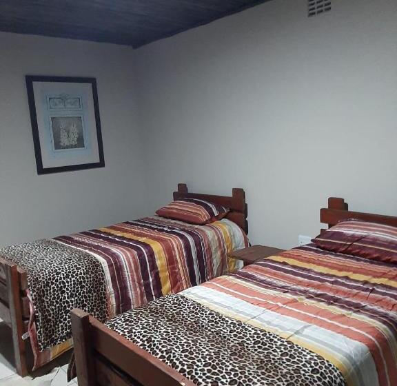 فندق Ngwenkala Game Lodge And Safaris