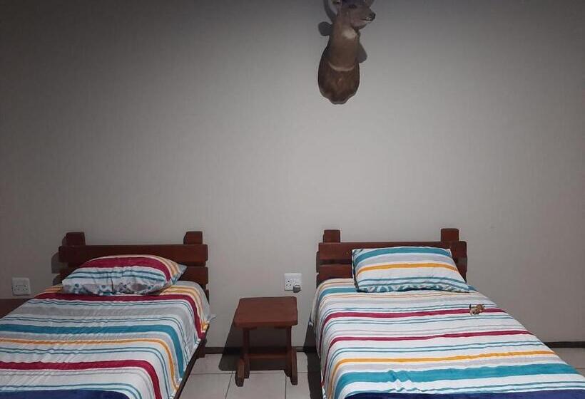 فندق Ngwenkala Game Lodge And Safaris