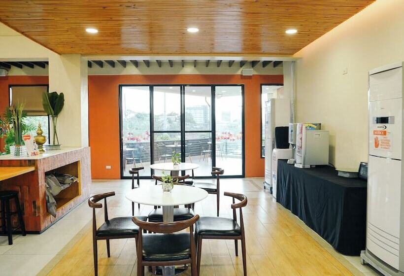 הוסטל Travelbee Airport Inn