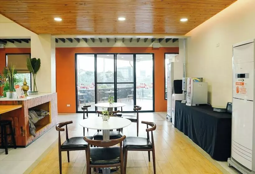 ユースホステル Travelbee Airport Inn