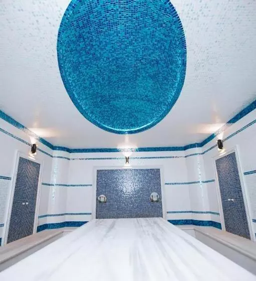 هتل Castle Resort Spa