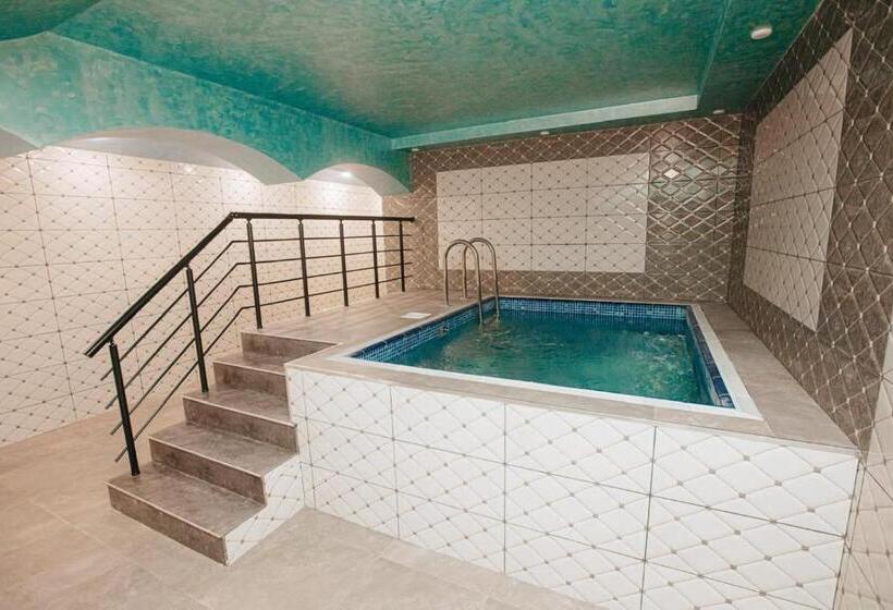 هتل Castle Resort Spa