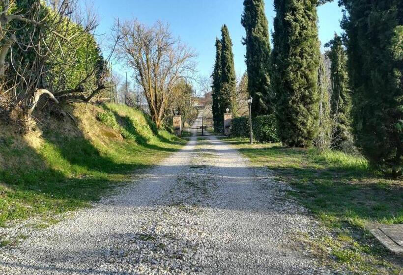 호텔 Girasole Ad Antico Casale 700