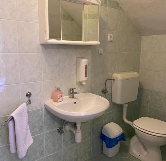 هتل Kmetija Knavs