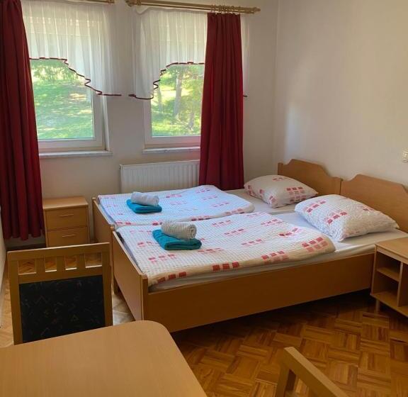 هتل Kmetija Knavs