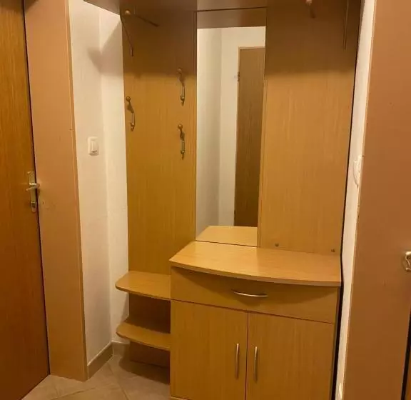 هتل Kmetija Knavs