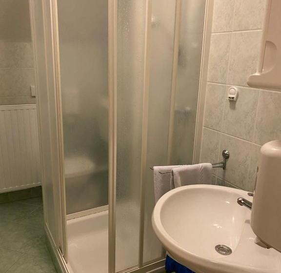 هتل Kmetija Knavs