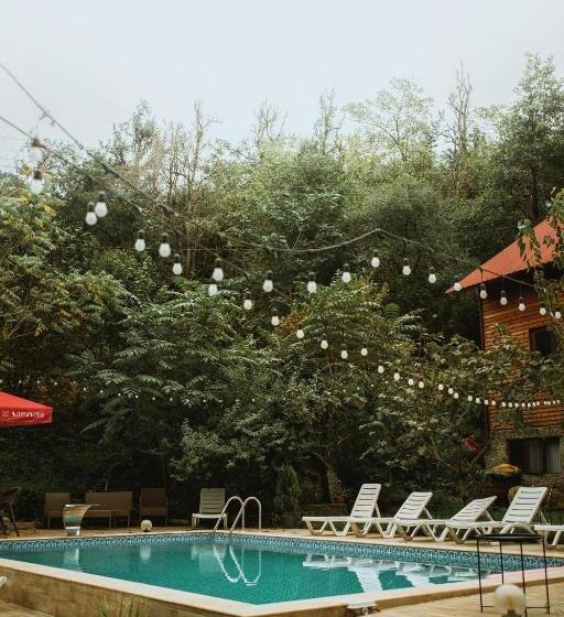 هتل Park Resort Mtirala National Park