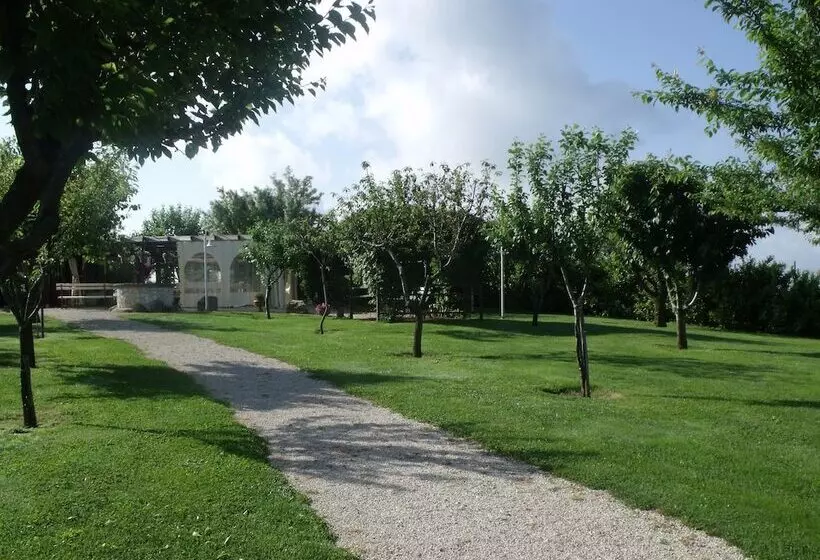 Hotelli Agriturismo Zugarelli