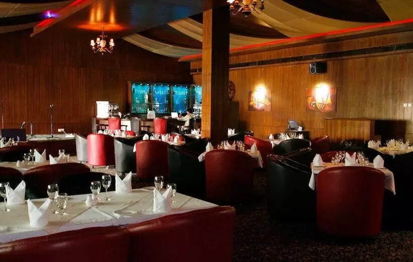 בית מלון כפרי Celestia Suites At Leonia