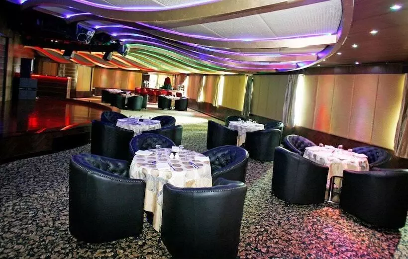 בית מלון כפרי Celestia Suites At Leonia