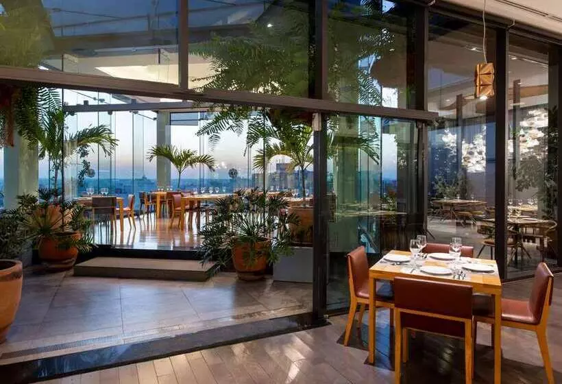 Отель Doubletree By Hilton Guadalajara Centro Historico