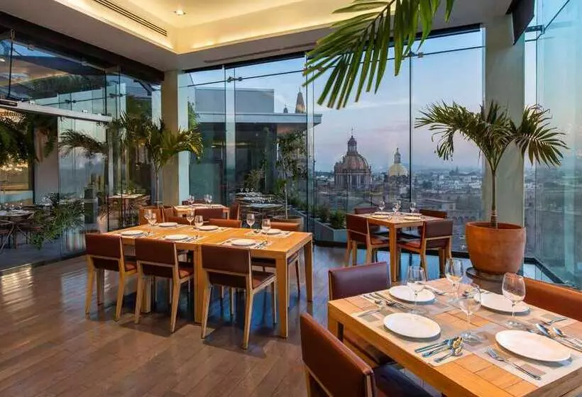 Отель Doubletree By Hilton Guadalajara Centro Historico