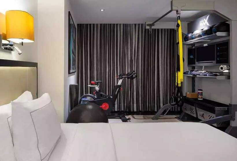 Отель Doubletree By Hilton Guadalajara Centro Historico