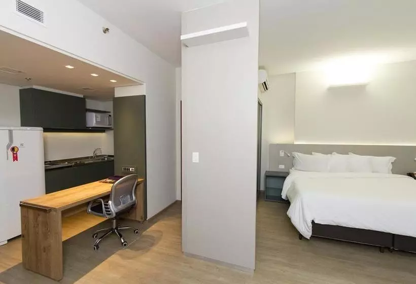 酒店 Esuites Virginia Luxemburgo Bh