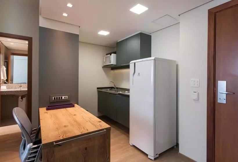 酒店 Esuites Virginia Luxemburgo Bh