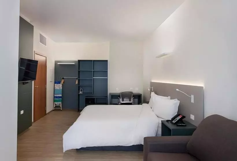 酒店 Esuites Virginia Luxemburgo Bh