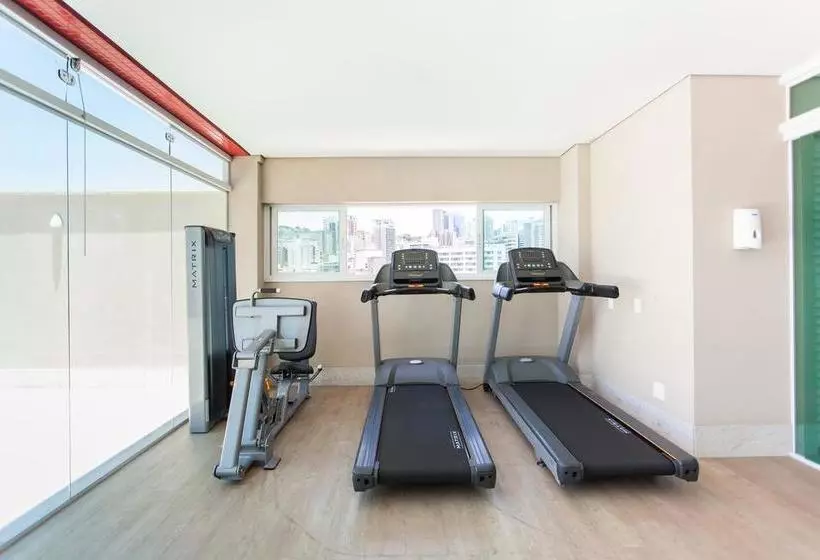 酒店 Esuites Virginia Luxemburgo Bh