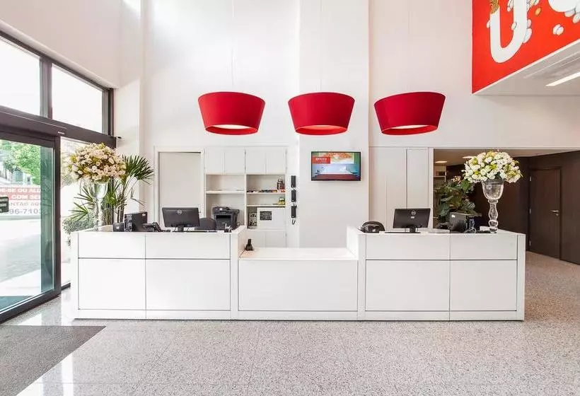 酒店 Esuites Virginia Luxemburgo Bh