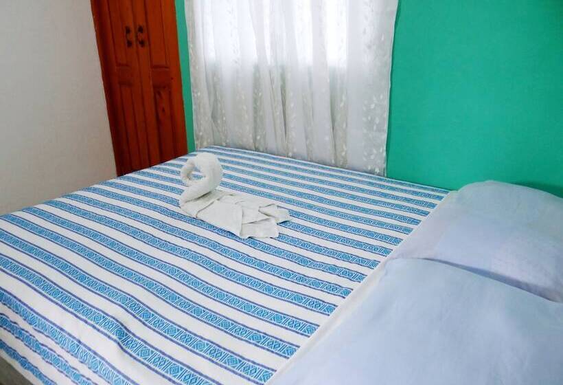 هتل Y Restaurante Las Gardenias