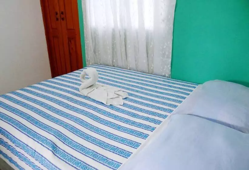 هتل Y Restaurante Las Gardenias