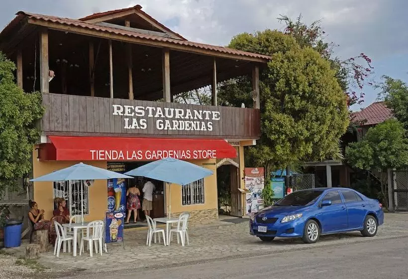 هتل Y Restaurante Las Gardenias