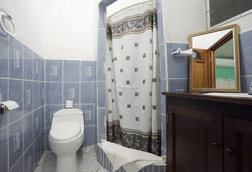 هتل Y Restaurante Las Gardenias