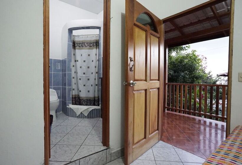 هتل Y Restaurante Las Gardenias