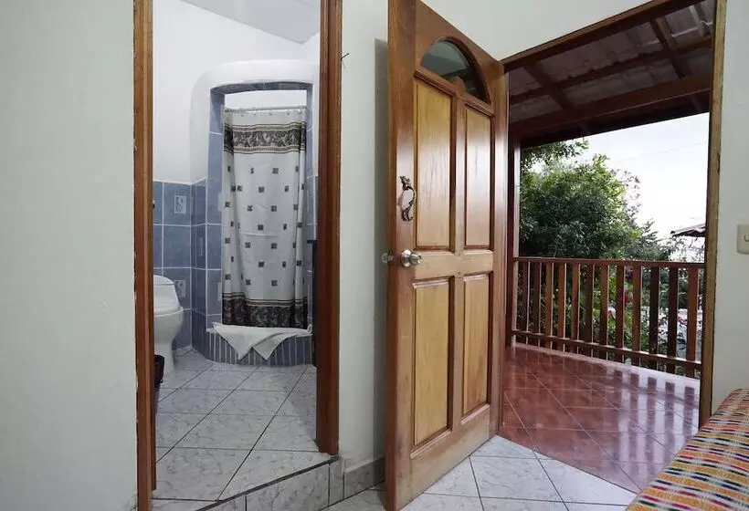 هتل Y Restaurante Las Gardenias