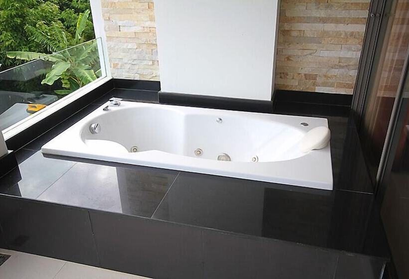 Tropical Sea View Residence