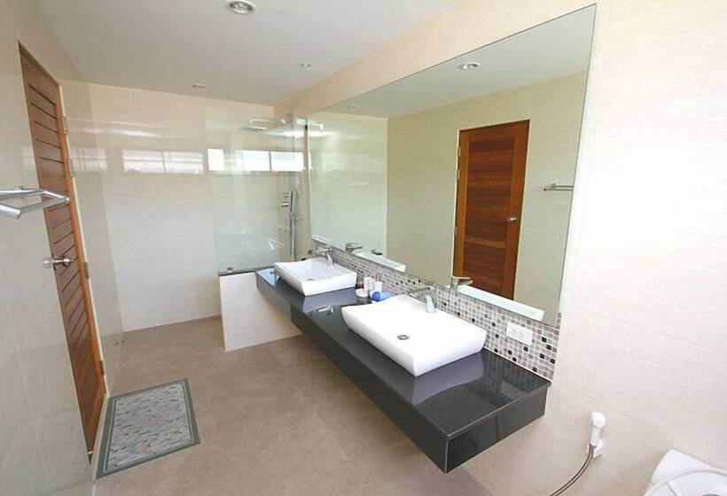 Tropical Sea View Residence