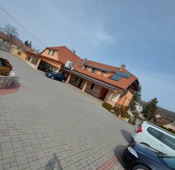 Общежитие Szepi Fogadó Szendehely