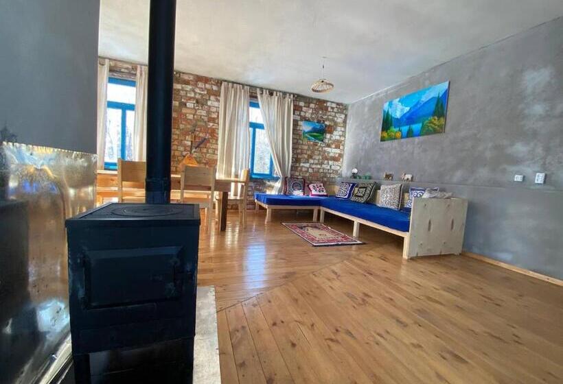 Darya Hostel Jyrgalan