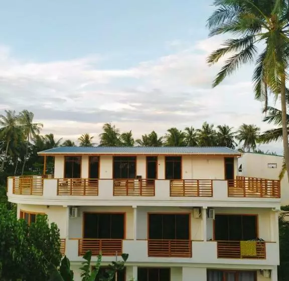هتل Cowry Inn
