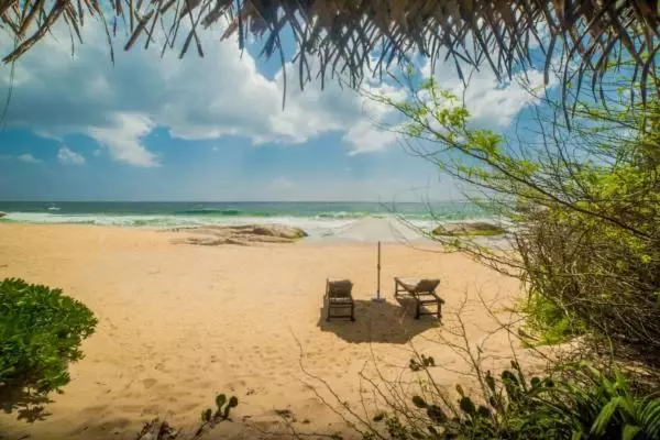 Hotelli Nikara Luxury Beach House