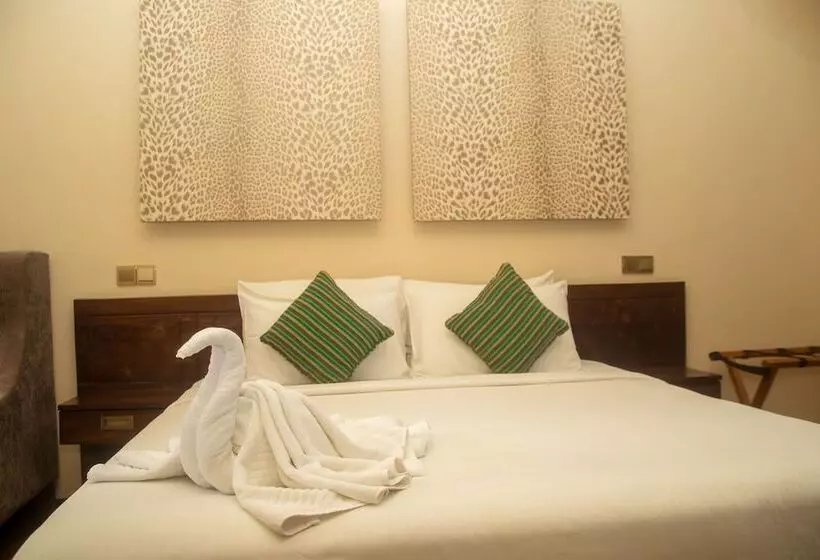 Hotelli Nikara Luxury Beach House