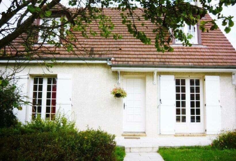 펜션 Room In House   F2 In Suburban Residence 30 Km From Paris