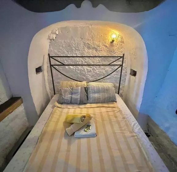 Shotgun Hostel & Guesthouse