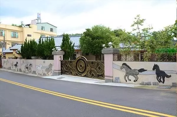 تختخواب و صبحانه 台中后里御馬園民宿 麗寶樂園民宿