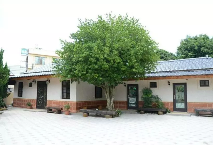 تختخواب و صبحانه 台中后里御馬園民宿 麗寶樂園民宿