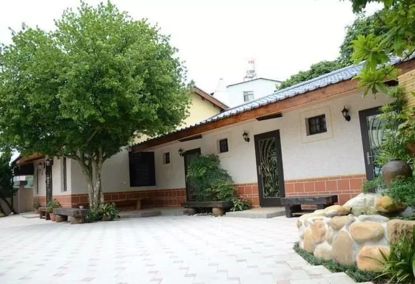 تختخواب و صبحانه 台中后里御馬園民宿 麗寶樂園民宿