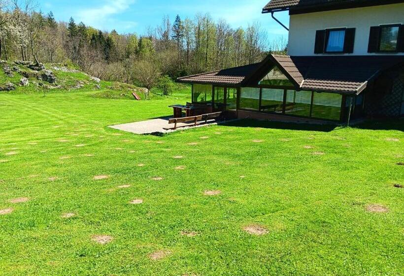 تختخواب و صبحانه Turistična Kmetija Pr Mark