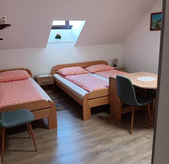 تختخواب و صبحانه Turistična Kmetija Pr Mark