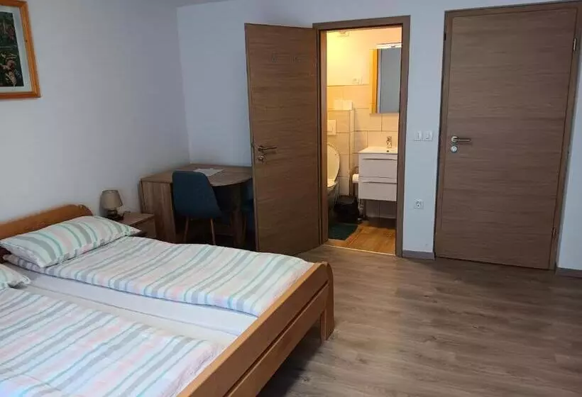 تختخواب و صبحانه Turistična Kmetija Pr Mark