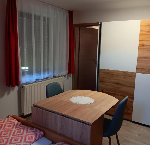 تختخواب و صبحانه Turistična Kmetija Pr Mark