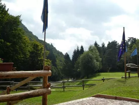 Hotelli Bar Ristorante Affittacamere Passo Durone